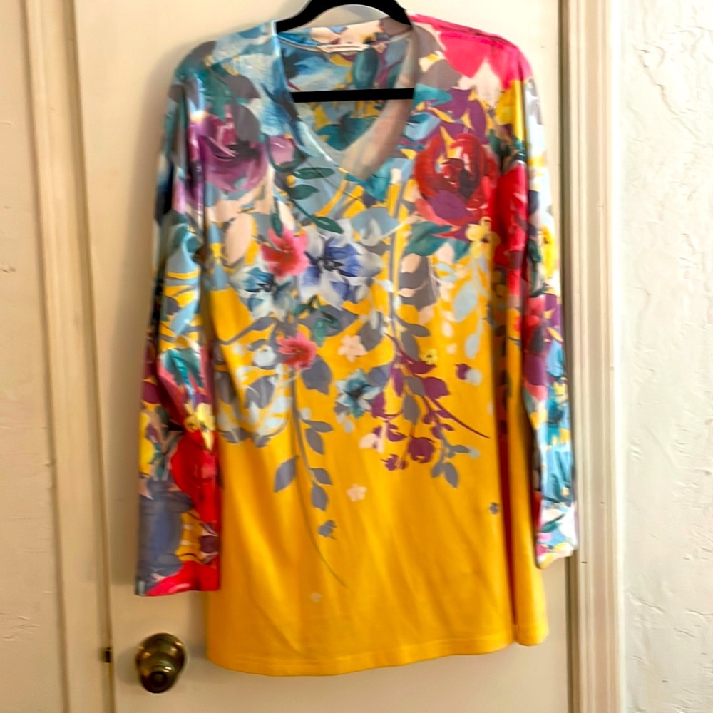 Soft surroundings floral Spring tunic